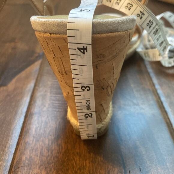 Dolce Vita gray suede 4.5” wedges, size 10 - Picture 6 of 8